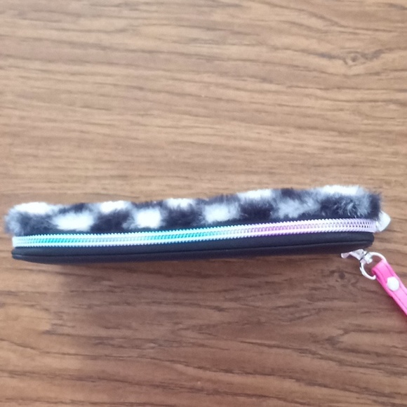 Girls wristlet, purse, wallet. - Picture 4 of 5